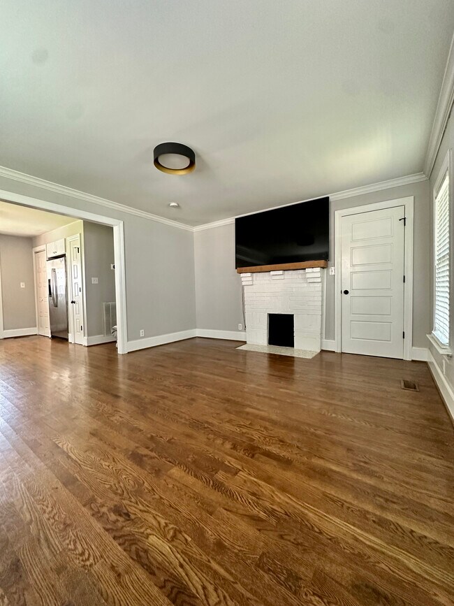 Building Photo - 1817 Knowles St