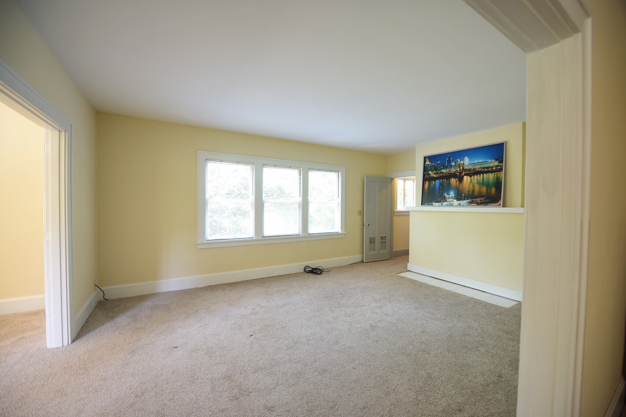 Building Photo - 3563 Erie Ave