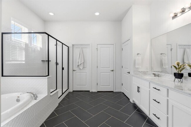 Building Photo - 8704 Apogee Blvd