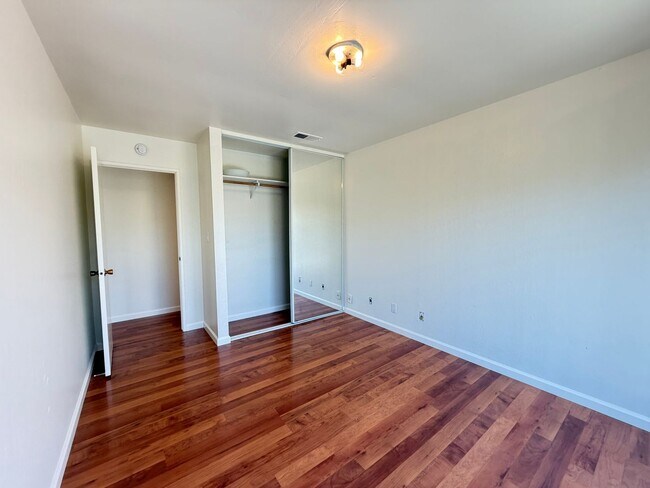 Building Photo - 3555 Magnolia Dr