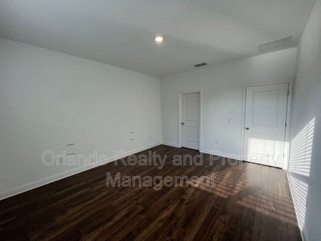 Building Photo - 737 Trillium Ct