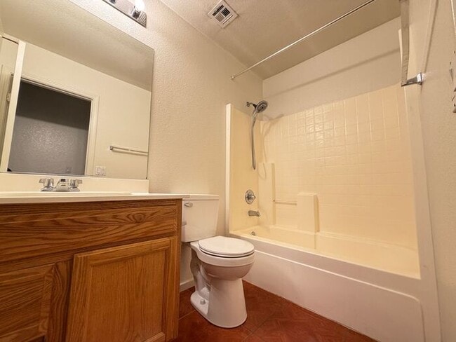 Building Photo - This proeprty has been shown before and will be leased to the first qualified applicant. To sched...