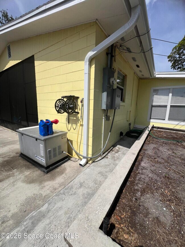 Building Photo - 730 Glade Rd