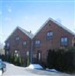 Building Photo - 525 Maple Ave