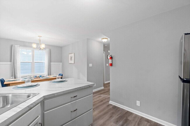 Building Photo - 865 Central Ave