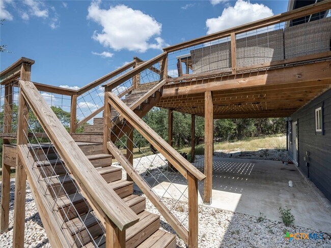 Building Photo - 268 White Oak Dr