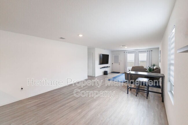 Building Photo - 10502 Torroja Wy