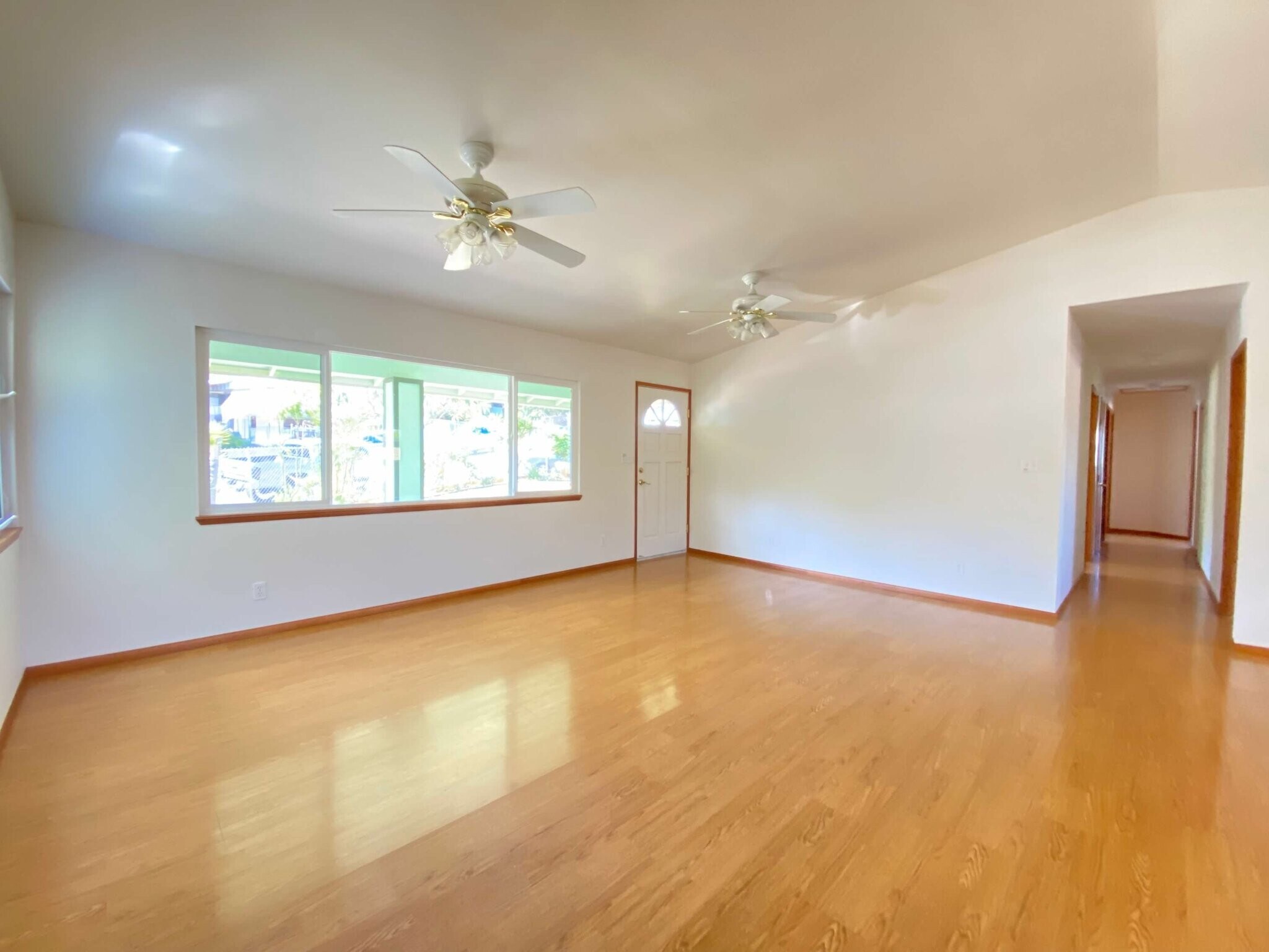Building Photo - 1136 Makaala St