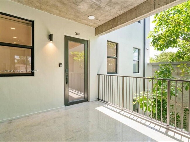 Building Photo - 1053 NW 29th St