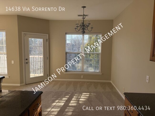 Building Photo - 14638 Via Sorrento Dr