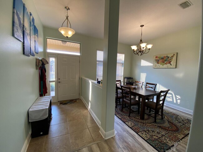 Building Photo - 2722 Lakes Edge Ln