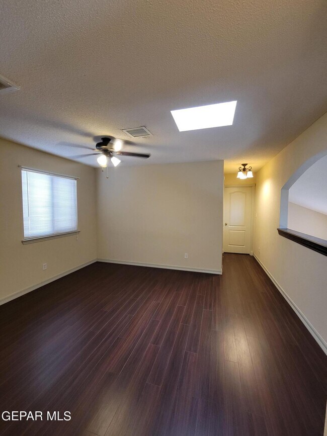 Building Photo - 14267 Pacific Point Dr