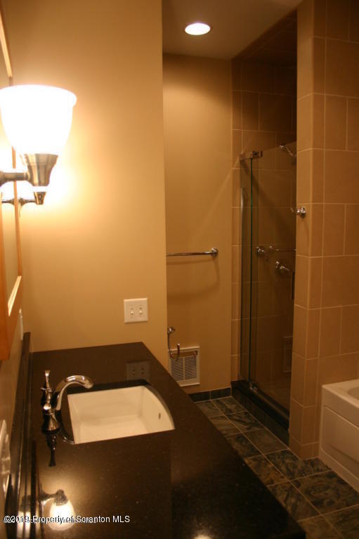 Building Photo - 509 Bogart Pl