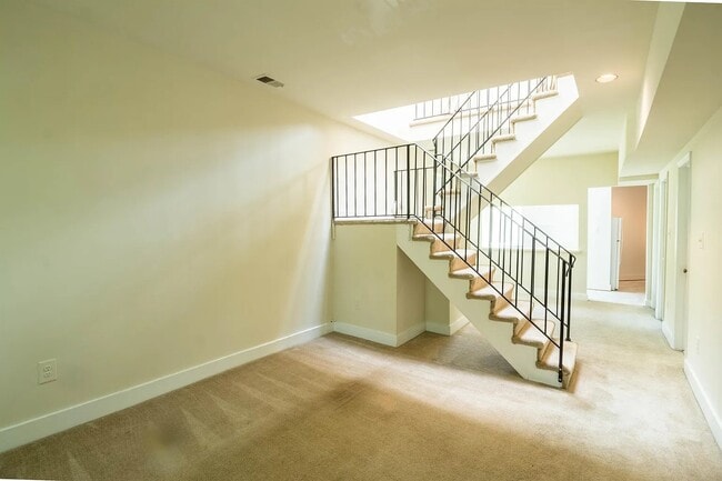 Primary Photo - 1810 Ingleside Terrace NW