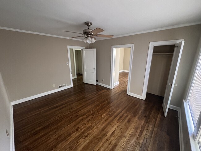 Building Photo - 111 E Screven St