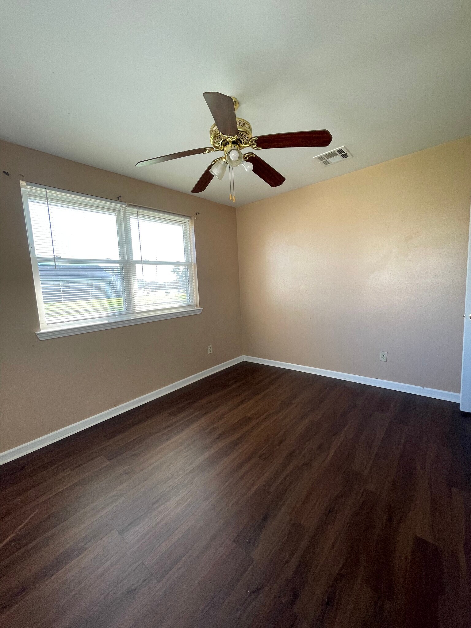 3rd bedroom_4 - 7925 Danube Rd