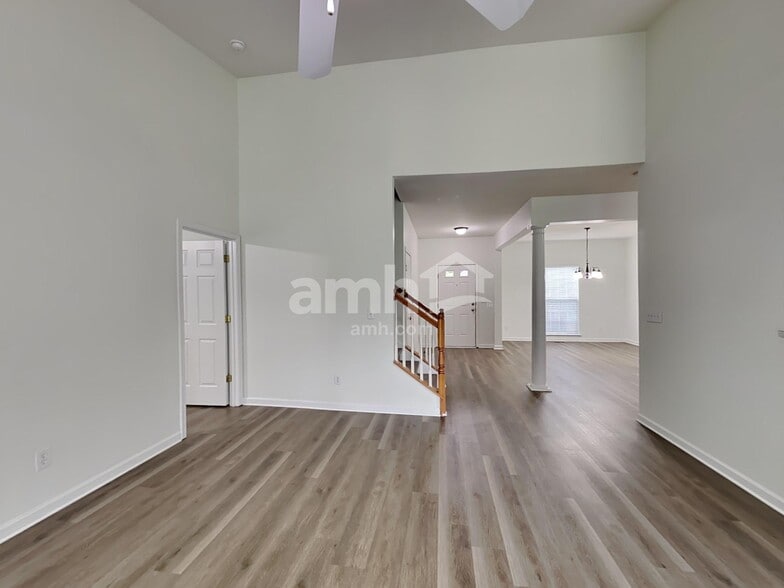 Building Photo - 1828 Annalee Dr