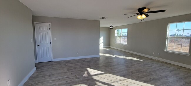 Building Photo - Spacious Two Bedroom home - Country Settin...