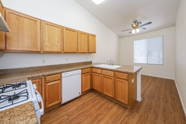 Building Photo - 6645 S SQUAWROOT Pl