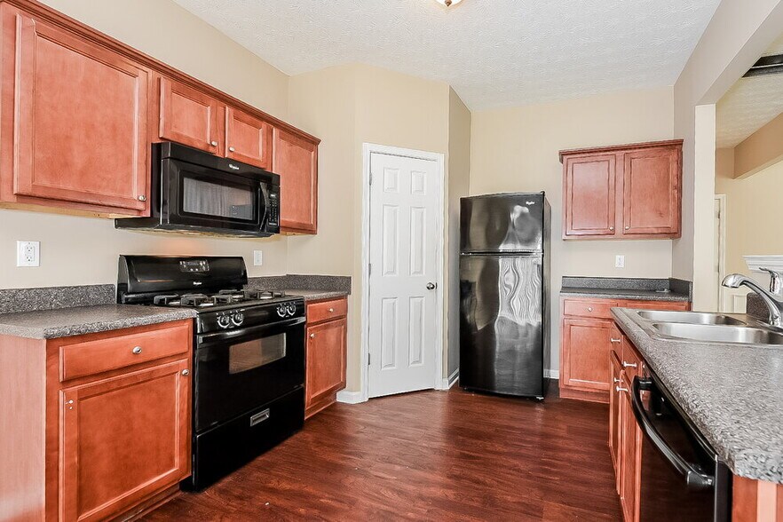 Building Photo - 934 Gardenia Curve