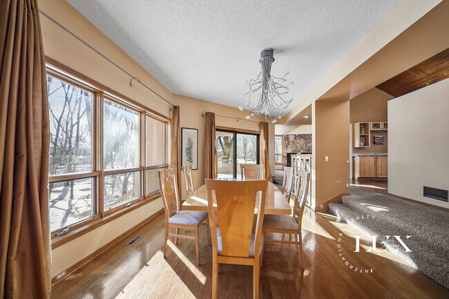 Building Photo - 2504 Sheffield Cir N