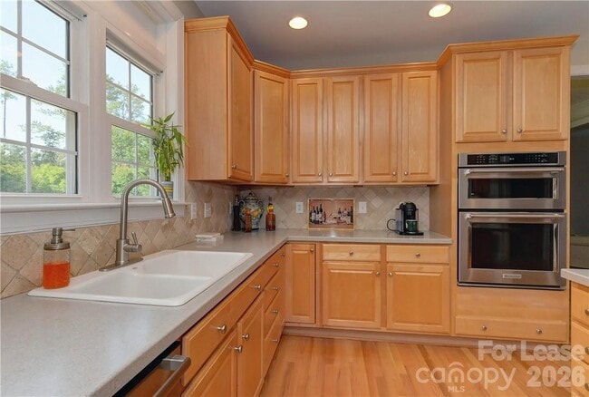 Building Photo - 10306 Gunnison Ln