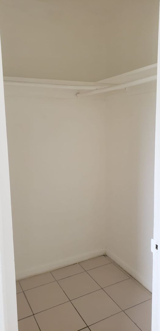 Building Photo - One-bedroom for rent in Pompano Beach