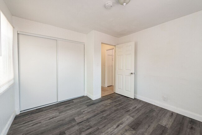 Building Photo - 1176 2nd Ave