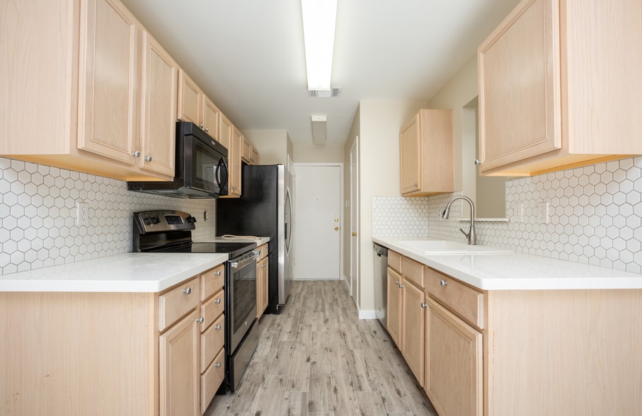 Building Photo - 6034 Gaelic