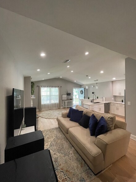 Building Photo - 428 Eagles Nest Way