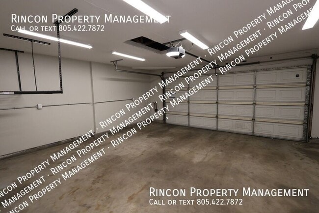Building Photo - 2452 Manzanita Dr