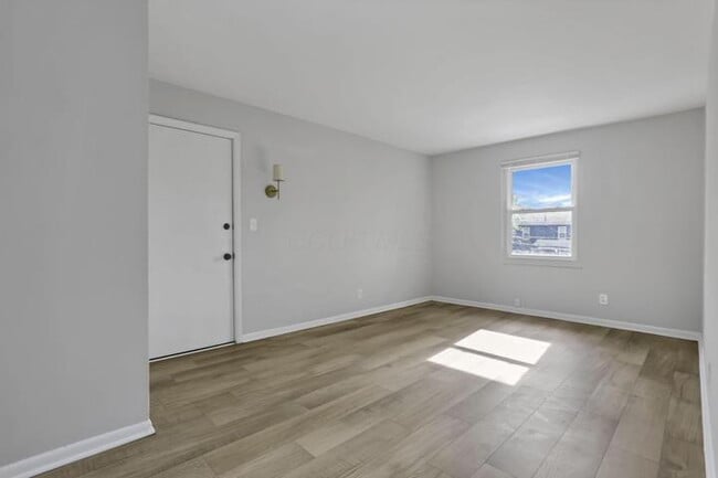 Building Photo - 1009 Lilley Ave