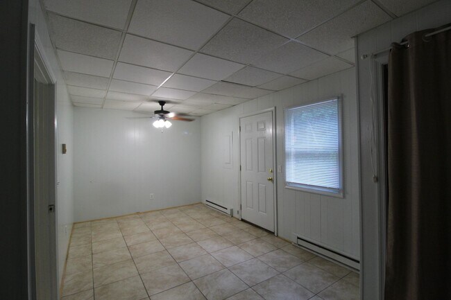 Building Photo - 1212 Mountain View Dr