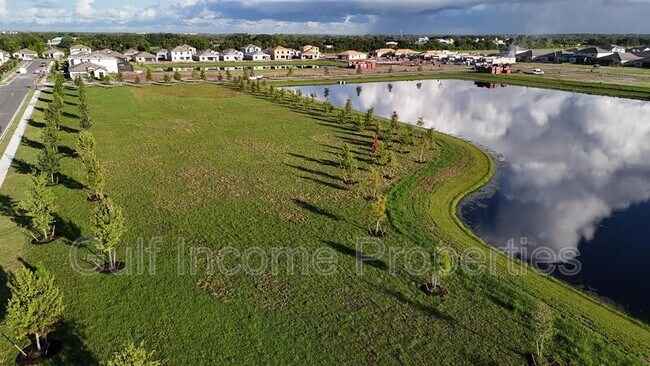 Building Photo - 15122 Misty Water Xing