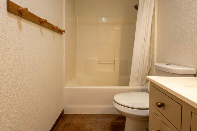 Building Photo - 7313 E Wren Dr