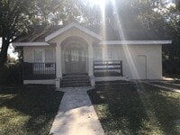 Building Photo - 3 Bed 1 Bath Home | Pet Friendly | Washer Dryer Hook Ups & Central Air | Section 8 Welcome