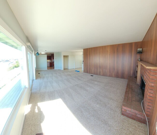 Building Photo - THOSE MORRO BAY VIEWS! Bright and Airy 2 b...