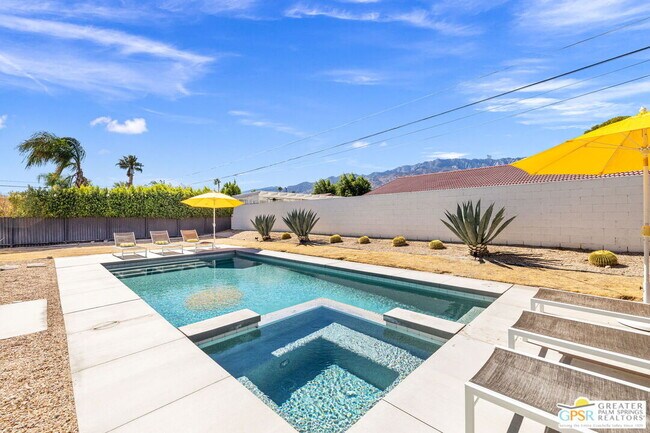 Building Photo - 2267 N San Antonio Rd