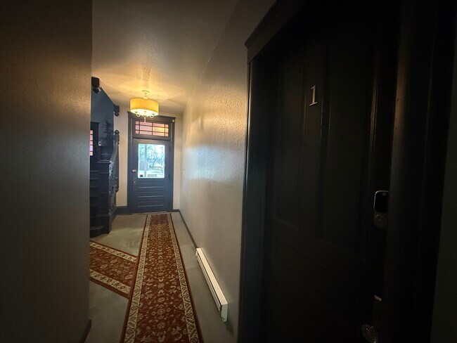 Building Photo - 813 Hall of Fame Dr