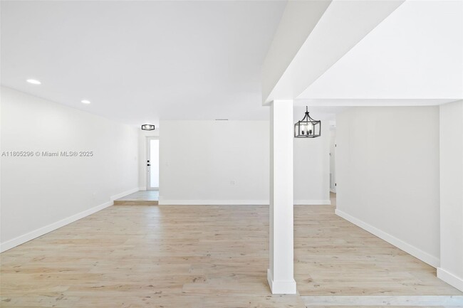 Building Photo - 11600 SW 33rd Terrace