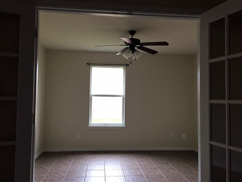 Building Photo - 1709 Walker Place Blvd
