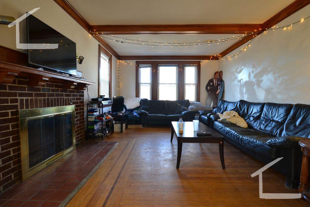 Building Photo - 116 Lake St