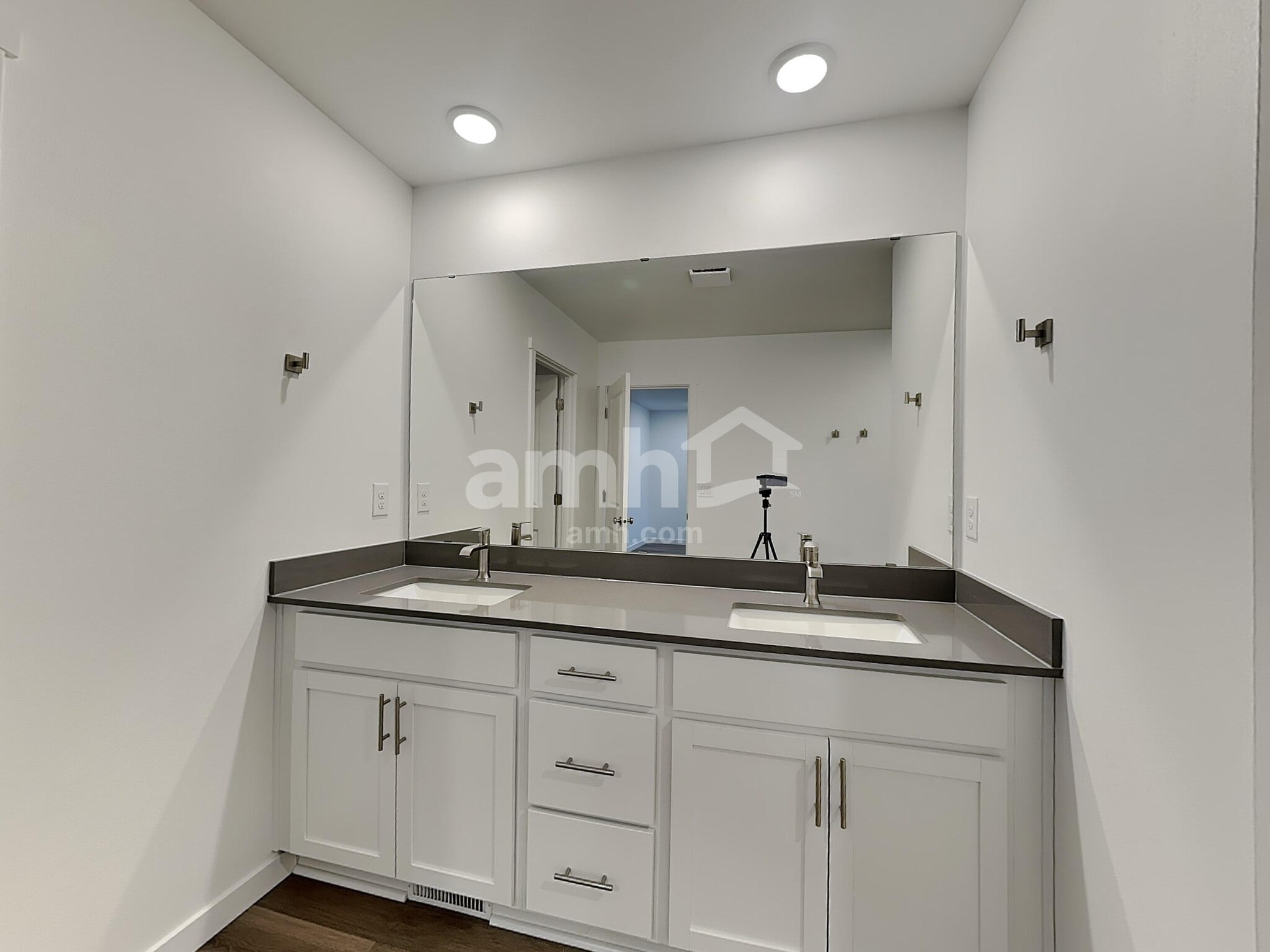 Building Photo - 5020 Washington St SE