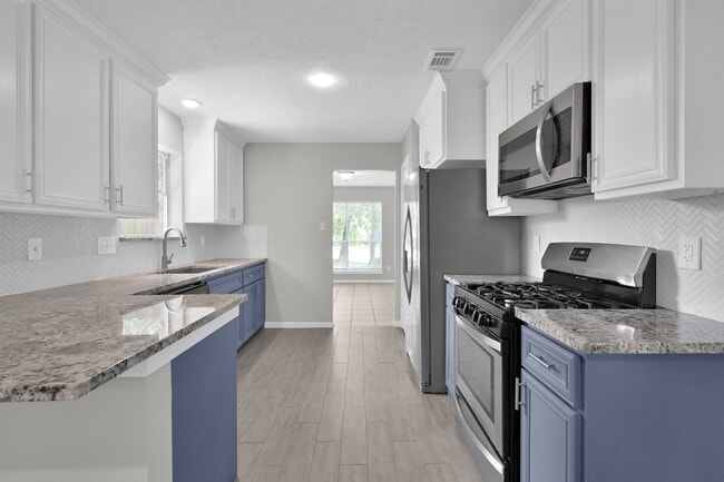 Building Photo - 28903 Atherstone St