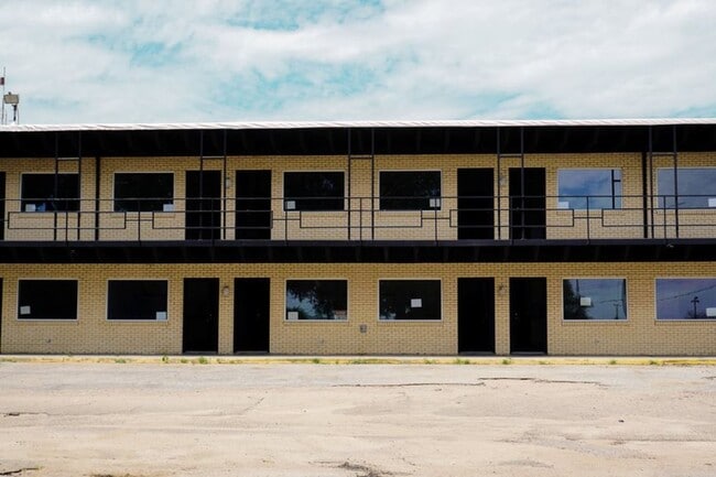 Building Photo - 1408 Buffalo Jones Ave
