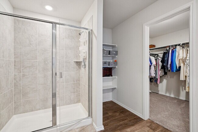 Building Photo - "Rent to Own this Charming 3-Bed Oasis with 18 month lease!*"