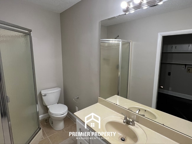 Building Photo - Spacious 4BR/2BA Decatur Home | Hardwood Floors & Expansive Fenced Yard