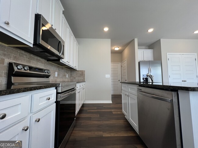 Building Photo - 204 Cornwell Wy