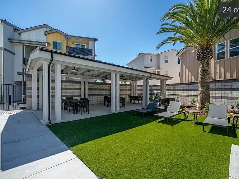 Building Photo - 905 Madonna Rd