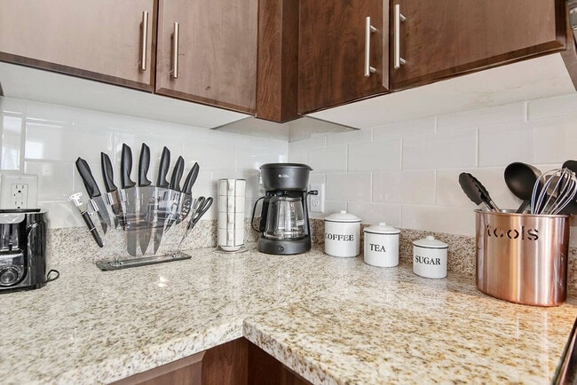 Building Photo - 4504 W Spruce St